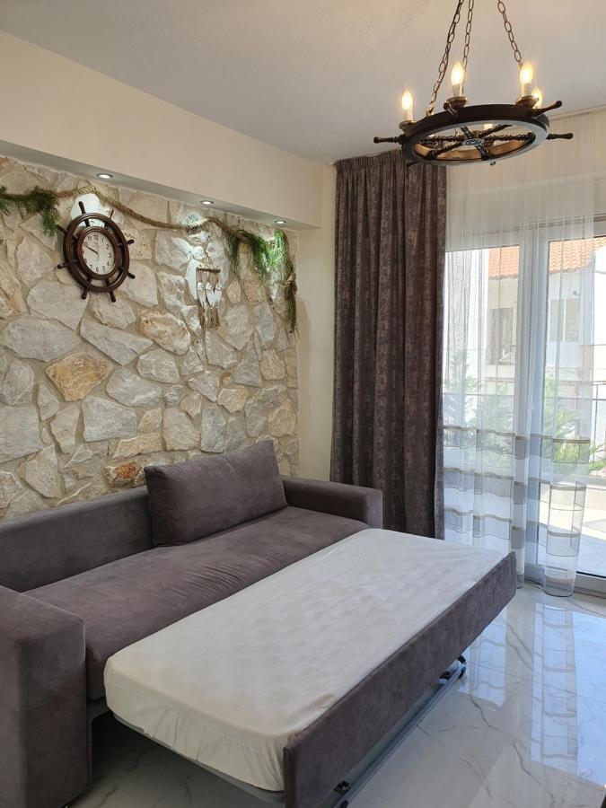 Apartment Apartments *